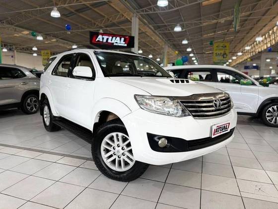 TOYOTA HILUX 2.7 SR 4X2 CD 16V FLEX 4P AUTOMÁTICO TOYOTA HILUX 2.7 SR 4X2 CD 16V FLEX 4P AUTOMÁTICO